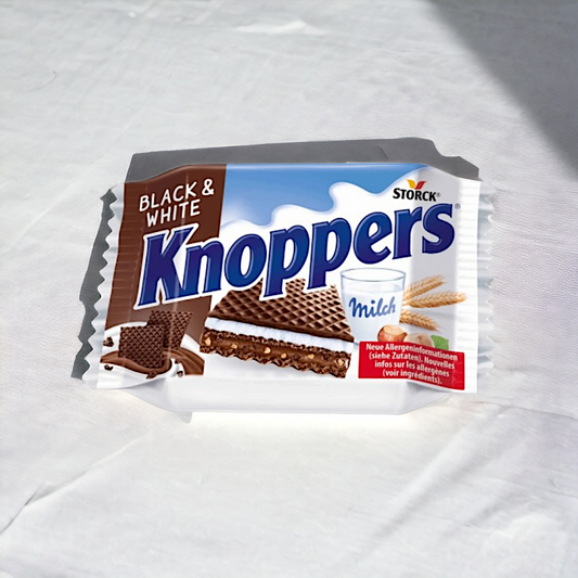 Knoppers - Germany - Chocolate Wafer Bar - Black & White